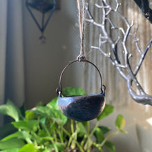 Load image into Gallery viewer, Labradorite Cauldron #1