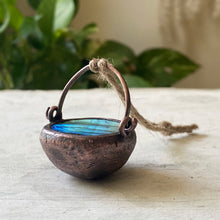 Load image into Gallery viewer, Labradorite Cauldron #6