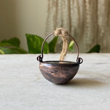 Load image into Gallery viewer, Labradorite Cauldron #7