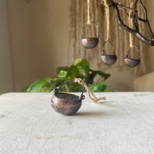 Load image into Gallery viewer, Labradorite Cauldron #4