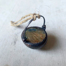 Load image into Gallery viewer, Labradorite Cauldron #7