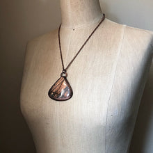 Load image into Gallery viewer, Large Labradorite Necklace