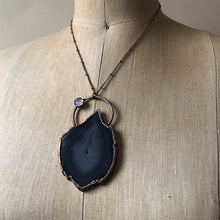 Load image into Gallery viewer, Agate Slice Portal of the Heart Necklace - Ready to Ship