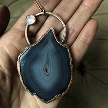 Load image into Gallery viewer, Agate Slice Portal of the Heart Necklace - Ready to Ship