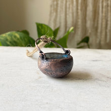 Load image into Gallery viewer, Labradorite Cauldron #5