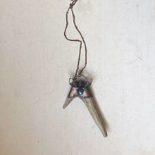 Load image into Gallery viewer, Labradorite & Naturally Shed Deer Antler Tip Necklace #3