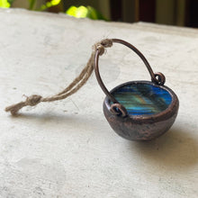 Load image into Gallery viewer, Labradorite Cauldron #4
