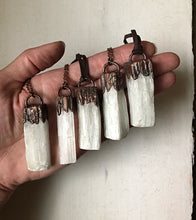 Load image into Gallery viewer, Selenite Necklace - Large (Satya Collection)
