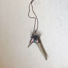 Load image into Gallery viewer, Labradorite &amp; Naturally Shed Deer Antler Tip Necklace #3

